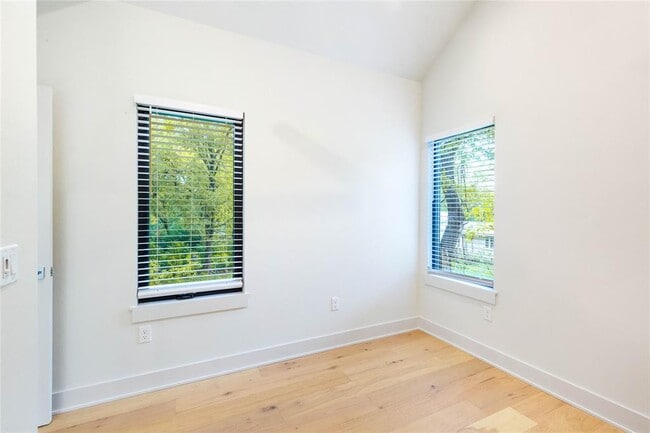 Building Photo - 1118 Walton Ln