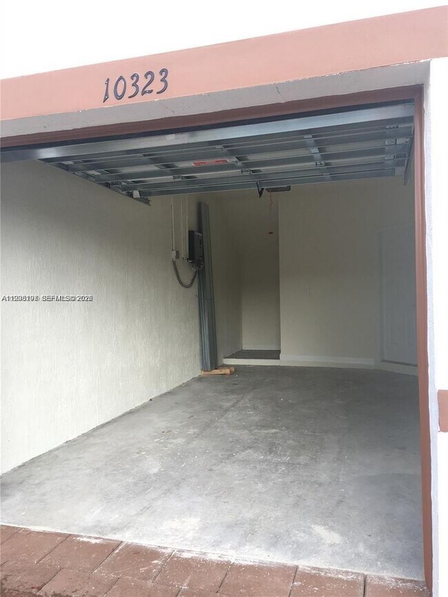 Building Photo - 10323 W 34th Ln