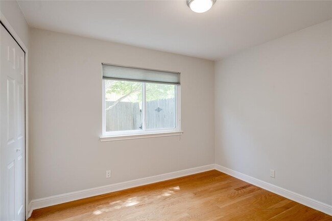 Building Photo - 6506 Harrogate Dr