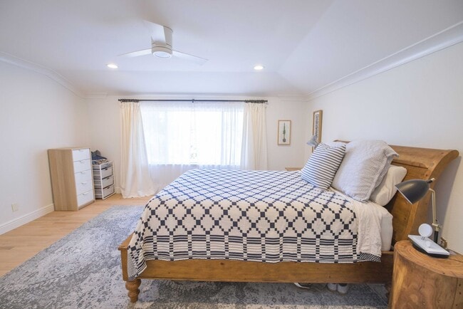 Building Photo - Fabulous spacious home, Great Highlands cul de sac, easy commute, exceptional Cupertino Schools!