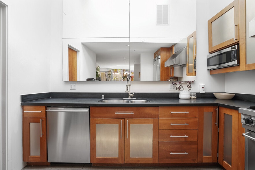 Kitchen - 712 Bryant St