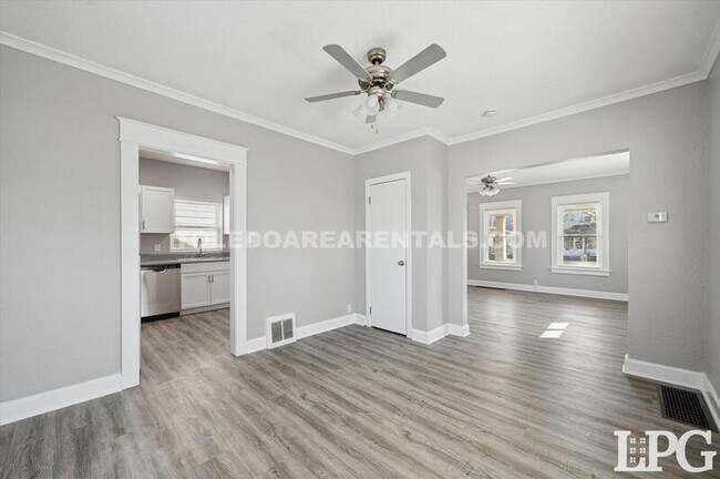 Building Photo - 630 Colima Dr