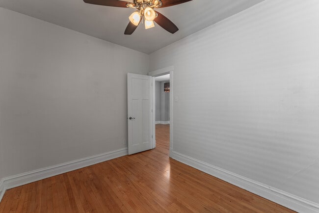 Building Photo - 1327 S Harvey Ave