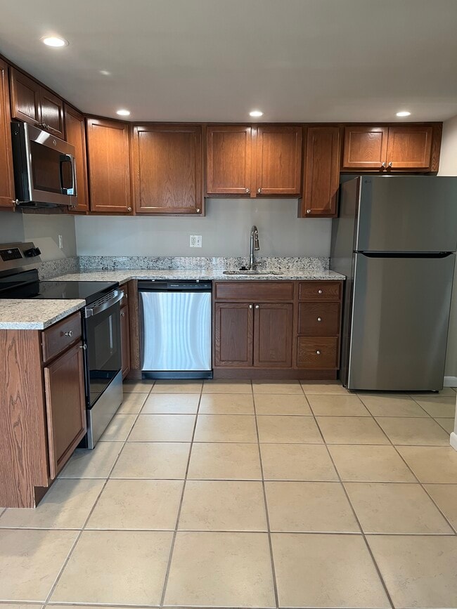 Kitchen - Rose Hill Apartments