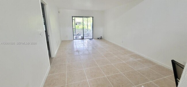 Building Photo - 6948 SW 36th Ct