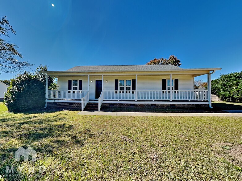 Primary Photo - 204 Skylar Ln