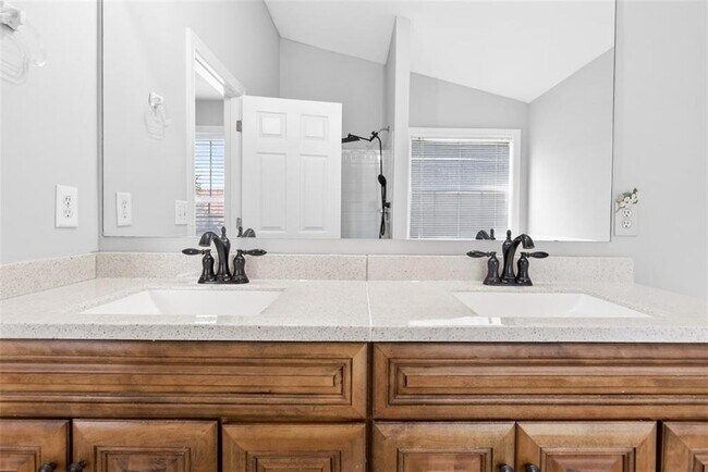 Building Photo - 5630 Saltcreek PIace NE