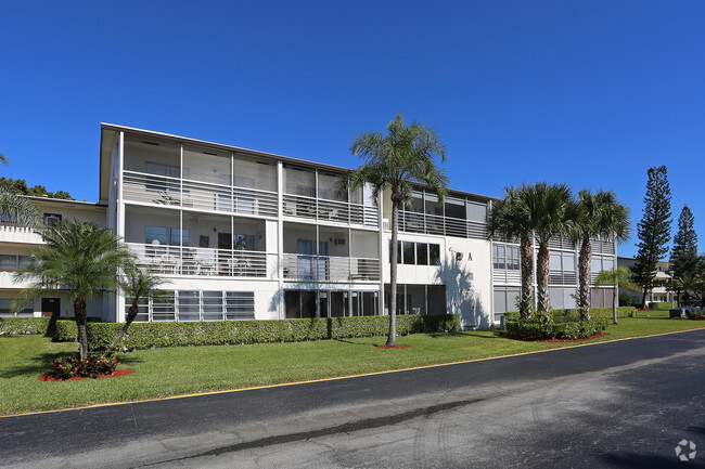 Building Photo - Century Village Boca Raton