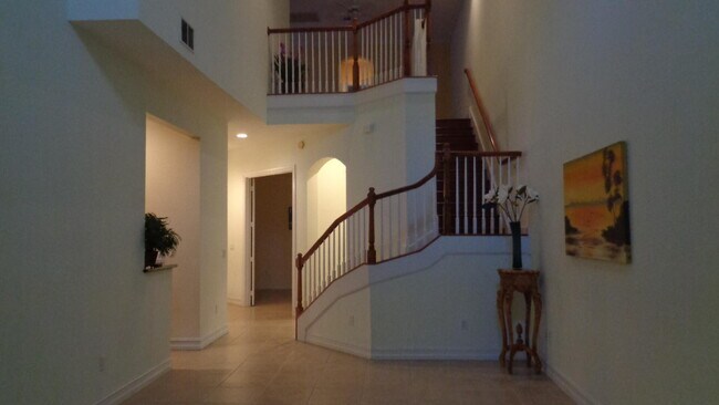 Building Photo - 1825 Bridgepointe Cir