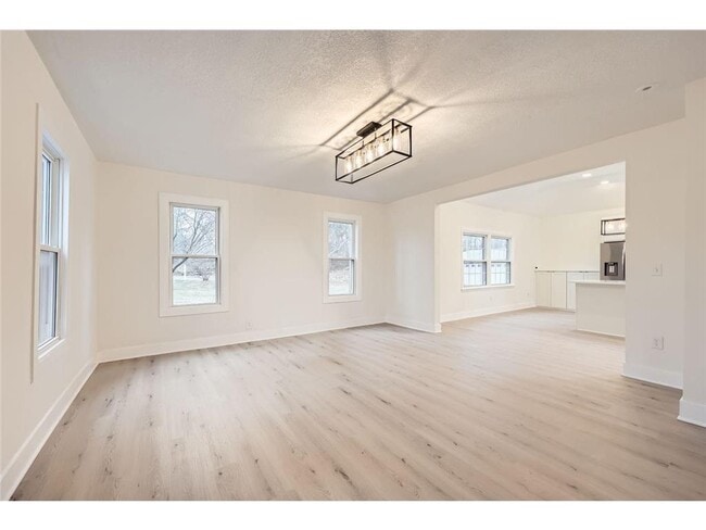 Building Photo - 1300 County Rd 6