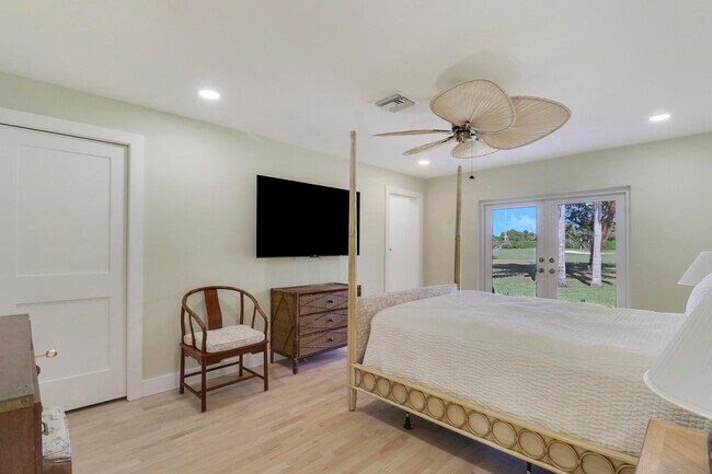 Building Photo - 13760 Sand Crane Dr