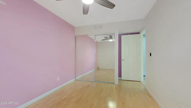 Building Photo - 8817 E Dahlia Dr