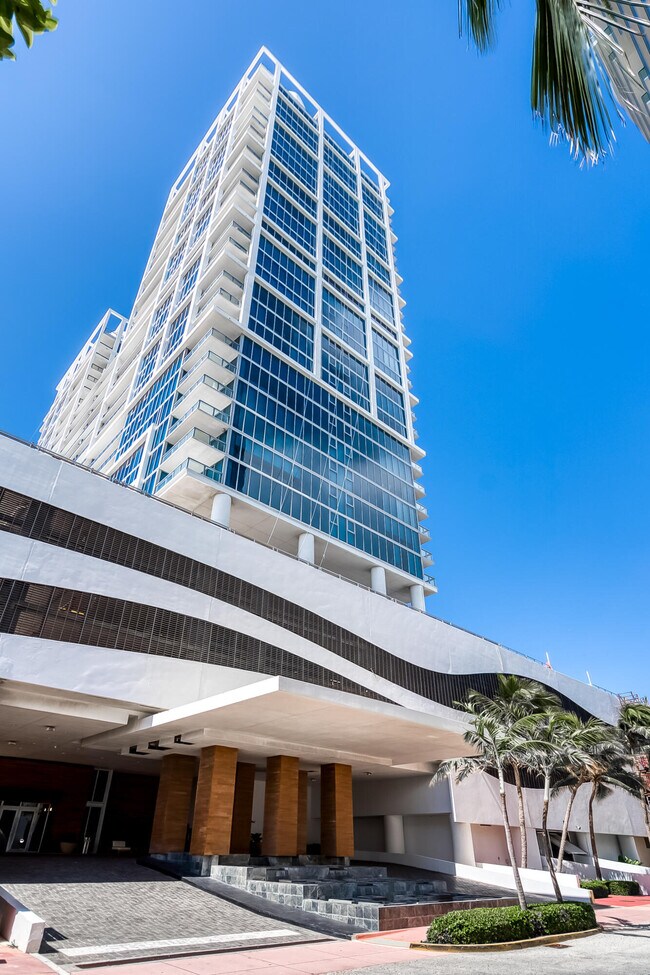 Building Photo - 6899 Collins Ave