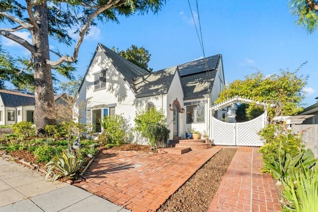 Building Photo - 928 Walnut Ave