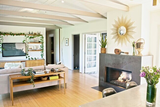 Building Photo - 8618 Appian Way