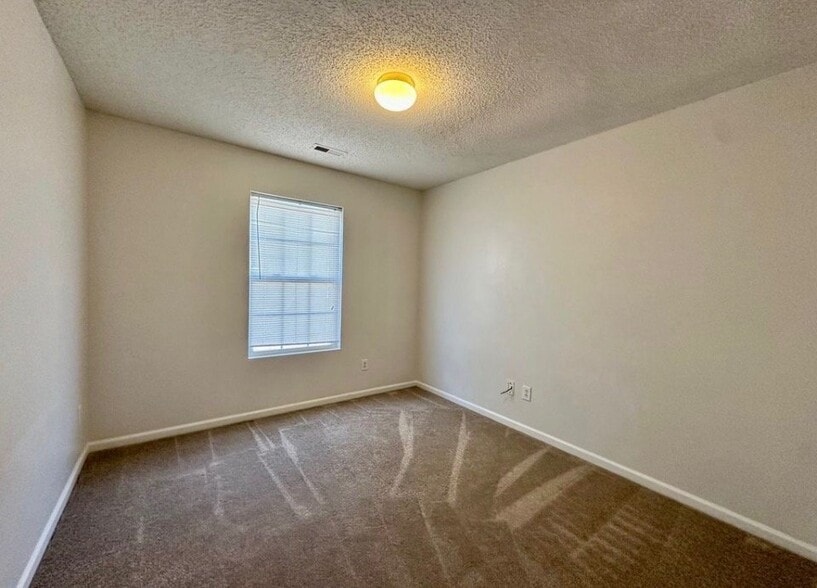 Building Photo - 5787 Dove Point Dr SW