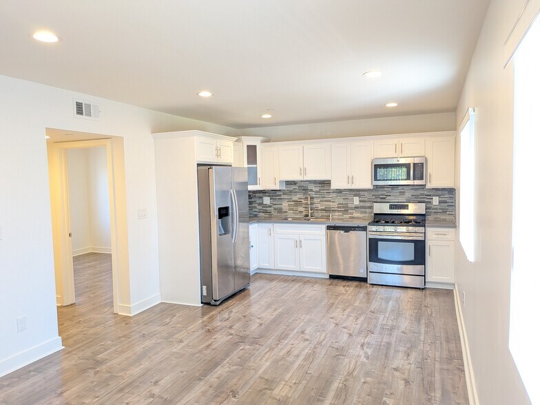 Building Photo - 2614 Chariton St