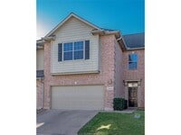 Building Photo - 1425 W Villa Maria Rd