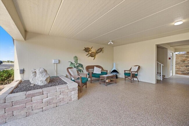 Building Photo - 1400 Tarpon Center Dr