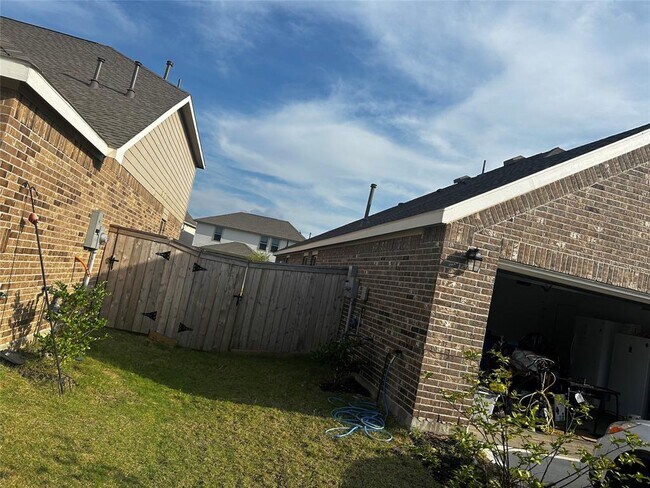 Building Photo - 21927 Citrus Grove Ct