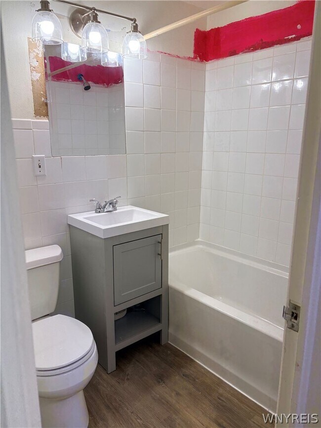 Building Photo - 19 California Dr