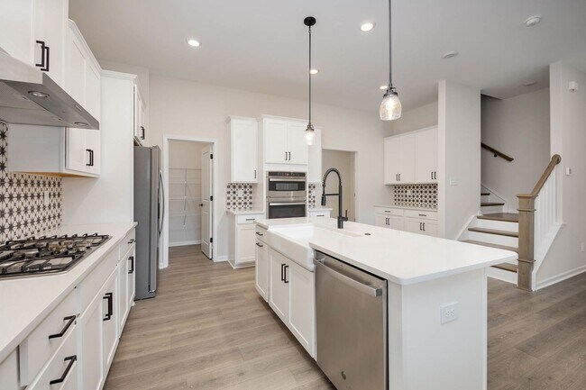 Building Photo - BEAUTIFUL TOWNHOME IN TERRACES AT FARMINGTON