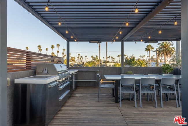 Building Photo - 746 Marco Pl