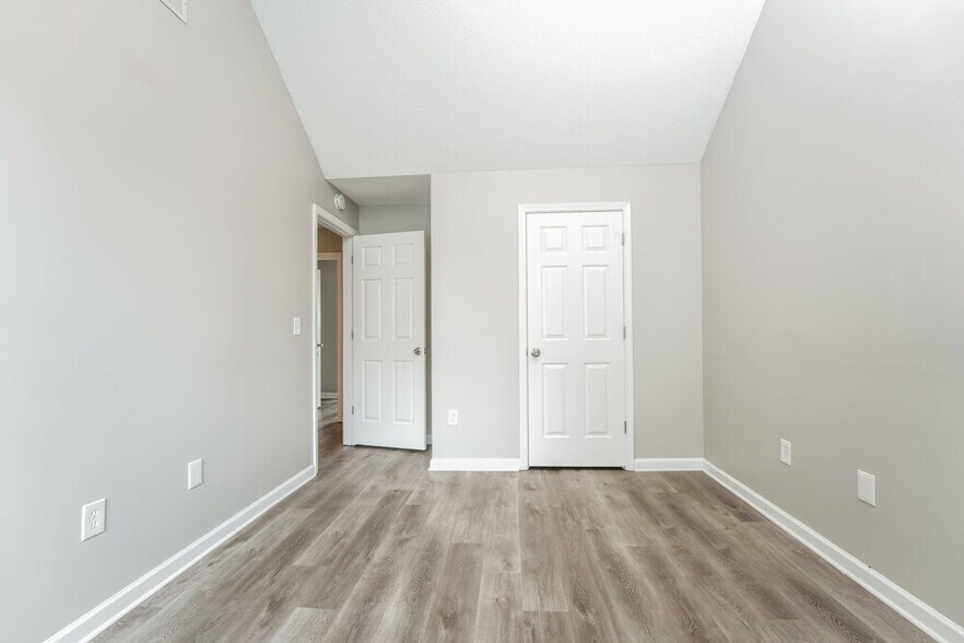 Building Photo - 2099 Mulberry Ln