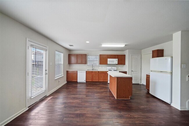 Building Photo - 3610 Avalon Castle Dr