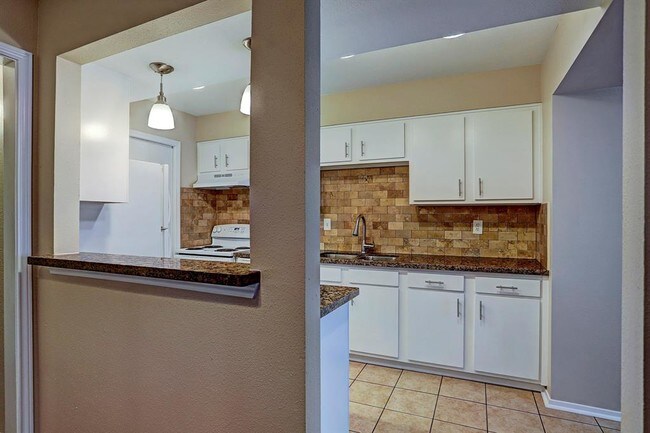 Building Photo - 11550 Chimney Rock Rd