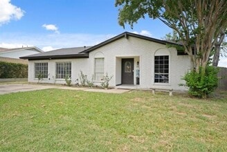 Building Photo - 605 Neptune Dr