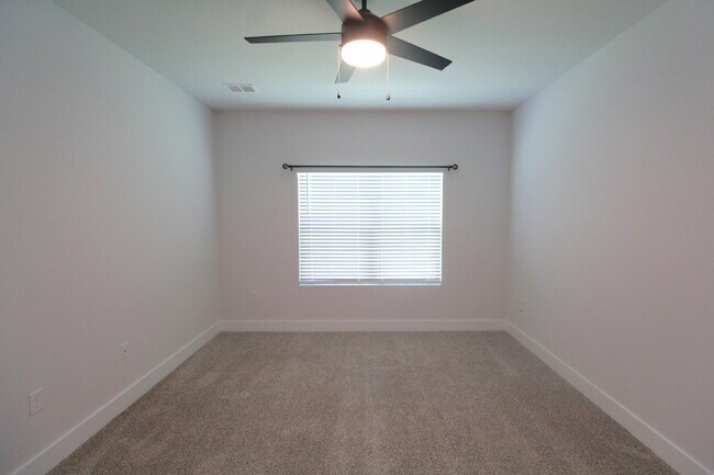 Building Photo - Modern 4BR Home in Reserve at Brookhaven with Quartz Kitchen, Smart Home Features & Open Floor Plan