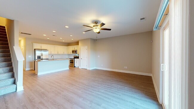 Building Photo - Roberts Floor Plan