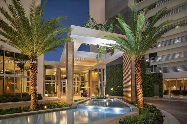 Building Photo - 16385 Biscayne Blvd