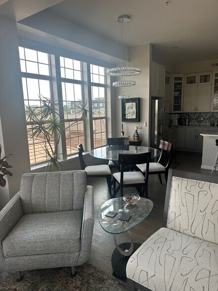 Building Photo - 7820 Inverness Blvd