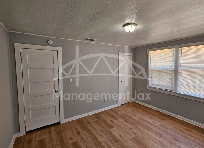 Building Photo - 2040 W 15th St