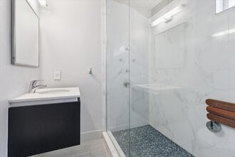 Building Photo - 1222 Marconi St