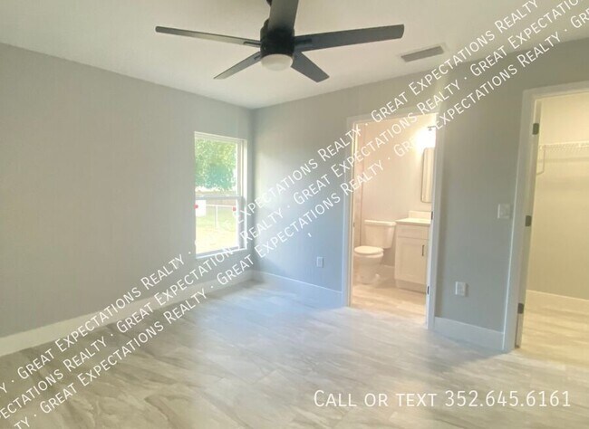 Building Photo - 13679 SE 52nd Ct