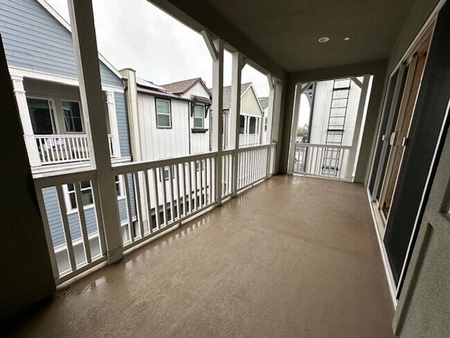Building Photo - 8315 N Peyton Way