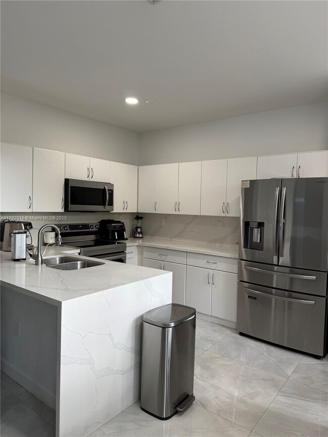 Building Photo - 11600 NW 76th Terrace