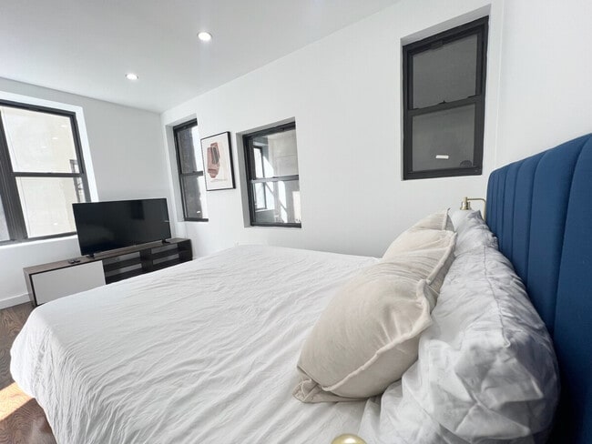 Building Photo - 18 Avenue B