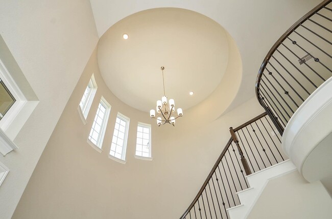 Building Photo - 4711 Hollow Tree Dr