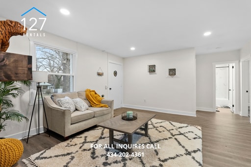 Building Photo - Beautiful Single Family Home!