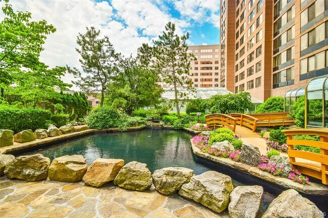 Building Photo - 4 Martine Ave