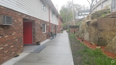 Building Photo - Green Valley Apartments