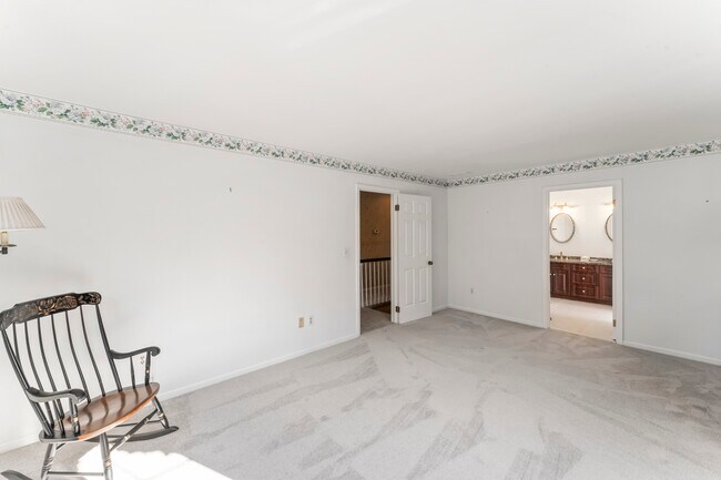 Building Photo - 23 Westview Dr