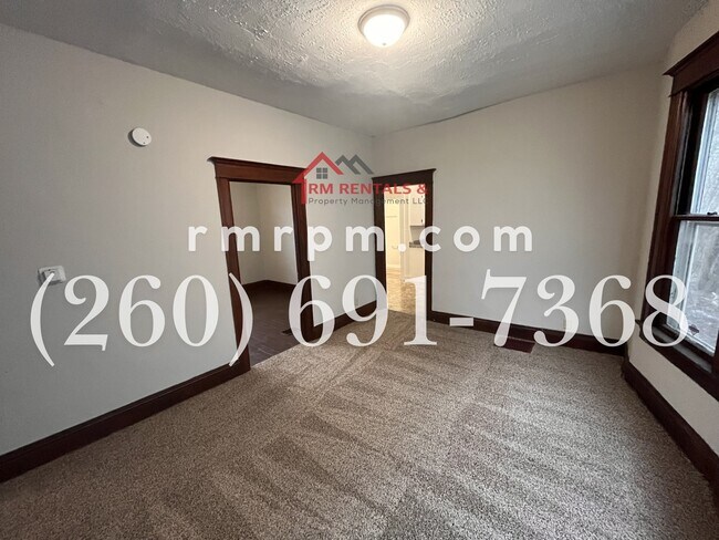 Building Photo - 439 E Taber St