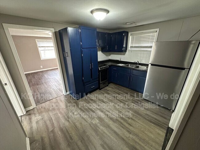 Building Photo - 4400 NE 46th Terrace