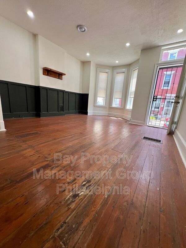 Building Photo - 43 E Collom St