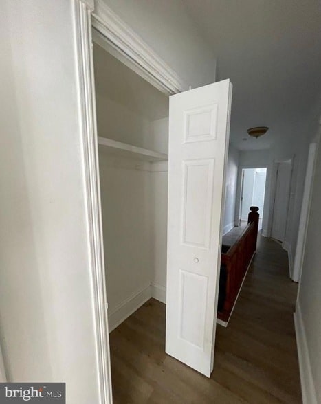 Building Photo - 7 6th Ave